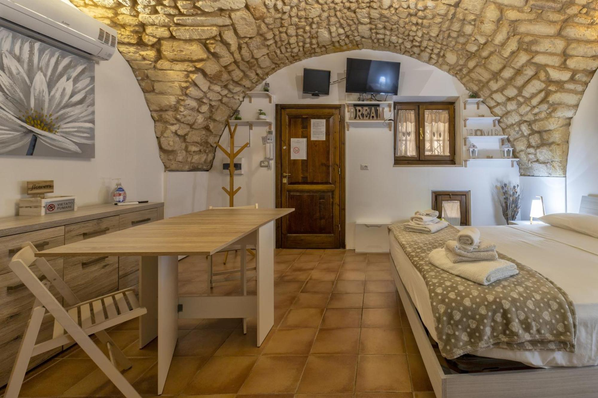 La Casetta Di Pietra ซัสซารี ภายนอก รูปภาพ